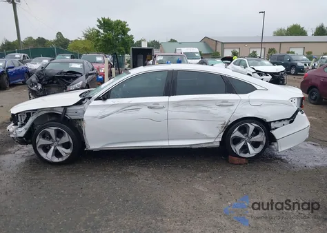 2019 Honda Accord Touring 2.0T z USA, uszkodzony, nr VIN 1HGCV2F99KA035361